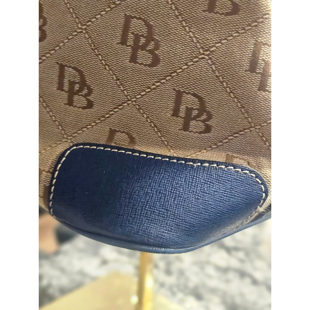 Dooney & Bourke - Picture 6 of 15